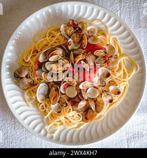 Italia Campania Napoli Spaghetti con vongole Foto Stock