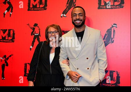 Londra, Regno Unito. 27 marzo 2024. Jason Michael Webb e Mamma partecipano alla serata di apertura della produzione britannica di Broadway - MJ The Musical al Prince Edward Theatre. Credito: Vedi li/Picture Capital/Alamy Live News Foto Stock