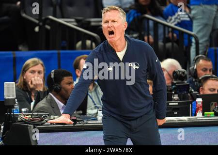 Orlando, Florida, Stati Uniti, 27 marzo 2024, Steve Kerr, allenatore dei Golden State Warriors al Kia Center. (Foto: Marty Jean-Louis/Alamy Live News Foto Stock