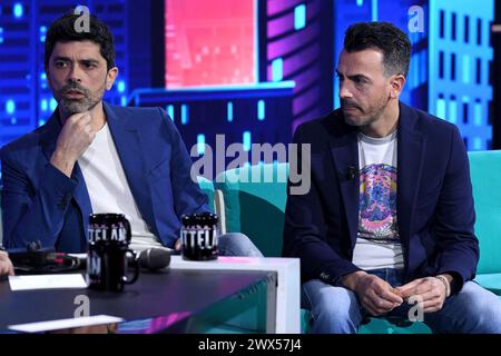 Milano, Italia. 1 gennaio 2016. Milano, trasmissione televisiva "Stasera c'è Cattelan" - Rai 2 - Gigi e Ross credito: Agenzia fotografica indipendente/Alamy Live News Foto Stock