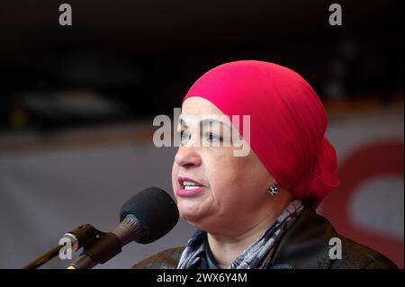 Khadija Hyati alla giornata internazionale contro il razzismo e la discriminazione del 21 marzo Comita ad Amsterdam Paesi Bassi 23-3-2024 Foto Stock