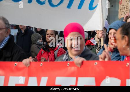 Khadija Hyati alla giornata internazionale contro il razzismo e la discriminazione del 21 marzo Comita ad Amsterdam Paesi Bassi 23-3-2024 Foto Stock