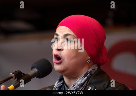 Khadija Hyati alla giornata internazionale contro il razzismo e la discriminazione del 21 marzo Comita ad Amsterdam Paesi Bassi 23-3-2024 Foto Stock