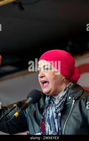Khadija Hyati alla giornata internazionale contro il razzismo e la discriminazione del 21 marzo Comita ad Amsterdam Paesi Bassi 23-3-2024 Foto Stock