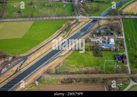 Luftbild, Emscherdeich mit gebrochenem Damm an der Emschermündung, zerstörte fehlende Eisenbahnbrücke, Baugebiet, Eppinghoven, Dinslaken, Nordrhein-Westfalen, Deutschland ACHTUNGxMINDESTHONORARx60xEURO *** Vista aerea, diga Emscher con argine rotto alla foce dell'Emscher, ponte ferroviario mancante distrutto, zona di costruzione, Eppinghoven, Dinslaken, Renania settentrionale-Vestfalia, Germania ATTENTIONxMINDESTHONORARx60xEURO Foto Stock