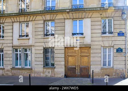 Francia, regione Ile-de-France, 5° arrondissement, Place de l'Estrapade, location delle riprese della serie "Emily in Paris". 21 marzo 2026 Foto Stock