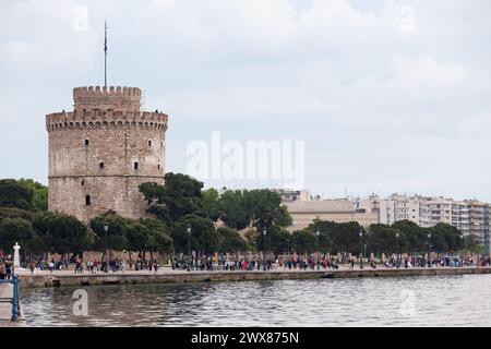 Salonicco, Grecia - 3 maggio 2019: La Torre Bianca di Salonicco (in greco: Λευκός Πύργος Lefkós Pýrgos) è una fortezza ottomana ed ex prigione sulla Foto Stock