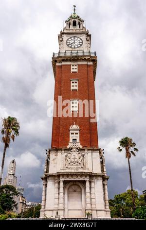 Torre Monumental (precedentemente chiamata Torre de Los Ingleses) Plaza Fuerza Aerea Argentina, Buenos Aires, Argentina. Foto Stock