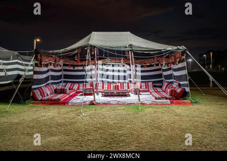 Tradizionale Araba Khaima tenda da campeggio di stile tradizionale dei paesi arabi Foto Stock