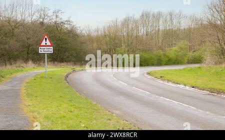 segnaletica stradale soggetta a allagamento, segnaletica stradale del regno unito Foto Stock