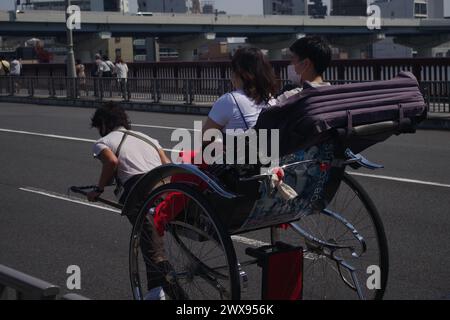 Risciò ad Asakusa, Tokyo, Giappone Foto Stock