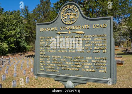 Monumento storico per i morti confederati sconosciuti sepolti nel cimitero di Stone Mountain a Stone Mountain, Georgia, appena a est di Atlanta. (USA) Foto Stock