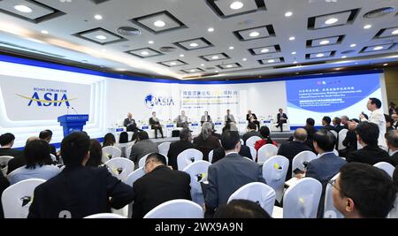 Boao, la provincia cinese di Hainan. 28 marzo 2024. Una tavola rotonda tematica su "Guided by Cooperation, Building a Community with a Shared Future in the South China Sea" si terrà durante la Conferenza annuale del Forum for Asia (BFA) 2024 a Boao, nella provincia di Hainan, nella Cina meridionale, il 28 marzo 2024. Crediti: Yang Guanyu/Xinhua/Alamy Live News Foto Stock