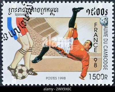 Francobollo cancellato stampato dalla Cambogia, che promuove la Coppa del mondo FIFA in Francia - 1998, circa 1998. Foto Stock