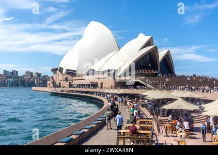 Sydney Opera House su Bennelong Point, Sydney Harbour , Sydney, New South Wales, Australia Foto Stock