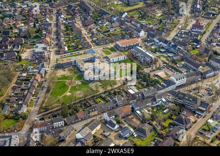 Luftbild, St.-Martinus-Stift Wohnen und Leben im alter Seniorensiedlung, Wohngebiet, Elten, Emmerich am Rhein, Nordrhein-Westfalen, Deutschland ACHTUNGxMINDESTHONORARx60xEURO *** Vista aerea, St Martinus Stift Wohnen und Leben im alter Seniorensiedlung, zona residenziale, Elten, Emmerich am Rhein, Renania settentrionale-Vestfalia, Germania ACHTUNGxMINDESTHONORARx60xEURO Foto Stock