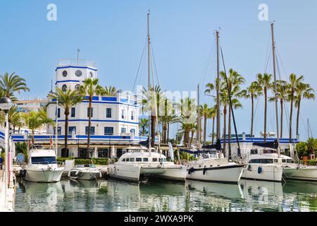 Il porticciolo di Estepona sulla Costa Brava Foto Stock