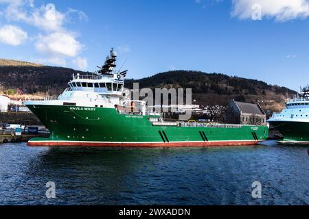 Nave di rifornimento offshore PSV Havila Heroy a Festningskaien, nel porto di Bergen, Norvegia. Foto Stock