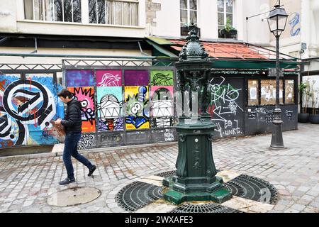 Graffiti di Street art a Parigi - Francia Foto Stock