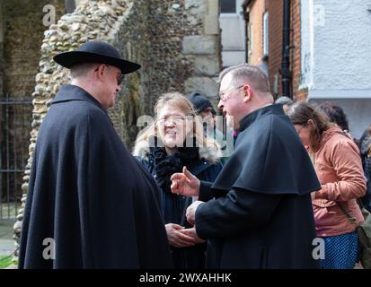 Brentwood, Regno Unito. 29 marzo 2024. Brentwood Essex 29 marzo 2024. Cammino di testimonianza che segna la crocifissione di Gesù Cristo il venerdì Santo. A Brentwood Essex Regno Unito credito: Richard Lincoln/Alamy Live News Foto Stock