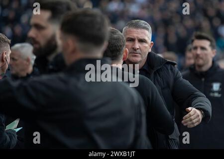 Il manager del Preston Ryan Lowe durante il match per il titolo Sky Bet tra Preston North End e Rotherham United a Deepdale, Preston, venerdì 29 marzo 2024. (Foto: Mike Morese | mi News) crediti: MI News & Sport /Alamy Live News Foto Stock