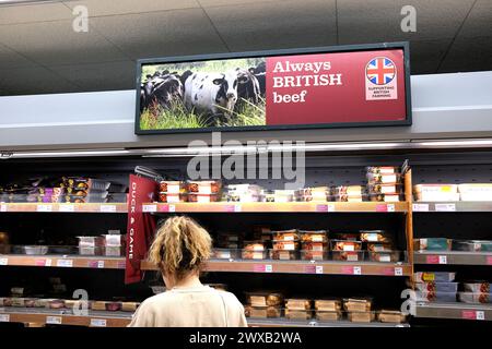 filiale del supermercato waitrose, interni, città di ramsgate, kent orientale, regno unito marzo 2024 Foto Stock