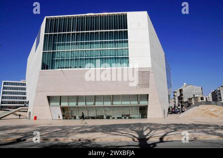 Casa da musica, vista parziale, apertura 2005, sala concerti municipale, Porto, moderno edificio cubista con facciata in vetro a Porto, Porto, a nord Foto Stock