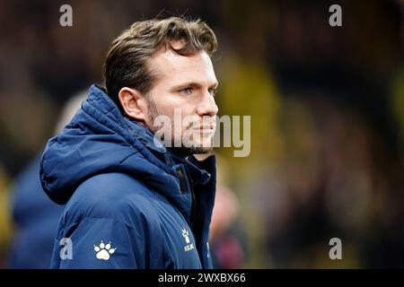 Il manager ad interim del Watford Tom Cleverley davanti al match per lo Sky Bet Championship a Vicarage Road, Watford. Data foto: Venerdì 29 marzo 2024. Foto Stock