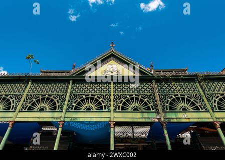 Struttura metallica dell'edificio del mercato municipale presso il complesso Ver o peso a Belem City Foto Stock