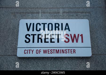 Cartello stradale per Victoria Street, City of Westminster, Londra, Regno Unito Foto Stock