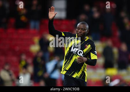 WATFORD, UK - 29 marzo 2024: Edo Kayembe di Watford riconosce i tifosi dopo il match del campionato EFL tra Watford FC e Leeds United a Vicarage Road (credito: Craig Mercer/ Alamy Live News) Foto Stock