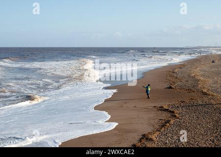 La vista lungo la costa del Lincolnshire dall'Osservatorio del Mare del Nord a Chapel Saint Leonards guardando verso Skegness. Foto Stock