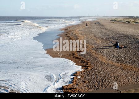 La vista lungo la costa del Lincolnshire dall'Osservatorio del Mare del Nord a Chapel Saint Leonards guardando verso Skegness. Foto Stock