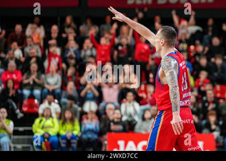 Den Bosch, Paesi Bassi. 29 marzo 2024. DEN BOSCH, PAESI BASSI - MARZO 29: Roberts Stumbris of Heroes Den Bosch durante il match di BNXT League tra Heroes Den Bosch e HUBO LIMBURG UNITED al Maaspoort il 29 marzo 2024 a Den Bosch, Paesi Bassi. (Foto di Gabriel Calvino Alonso/Orange Pictures) credito: Orange Pics BV/Alamy Live News Foto Stock