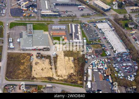 Luftbild, Gewerbegebiet Neuwerk und Hammer Straße mit Brachfläche, Werk POLYGON Deutschland GmbH Wasserschadensanierung, Autohaus Wilhelm Jonas GmbH, Werl, Nordrhein-Westfalen, Deutschland ACHTUNGxMINDESTHONORARx60xEURO *** Aerial view, Neuwerk Industrial estate e Hammer Strasse con rifiuti, POLYGON Strasse, POLYGON Deutschland Deutschland Deutschland Deutschland Deutschland Deutschland, POLYGON Restoration GmbH, Werxwater-Werxwater, Germania Foto Stock