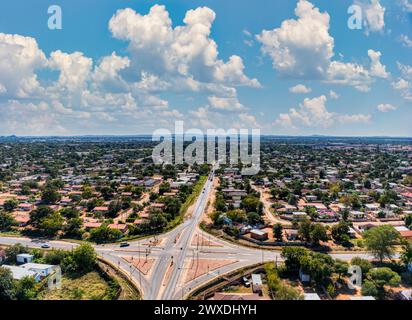 Vista aerea della capitale gaborone, nel quartiere residenziale del Botswana, nel tardo pomeriggio, Foto Stock