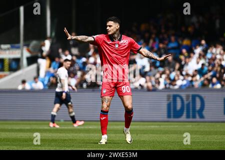 Napoli, Italia. 30 marzo 2024. Gianluca Scamacca dell'Atalanta BC gesta durante la partita di serie A TIM tra SSC Napoli e Atalanta BC allo stadio Diego Armando Maradona di Napoli, Italia, il 30 marzo 2024. Crediti: Nicola Ianuale/Alamy Live News Foto Stock