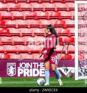 Walsall, Regno Unito. 30 marzo 2024. Mayumi Pacheco dell'Aston Villa si scalda durante la partita di fa Women's Super League tra Aston Villa Women e Leicester City Women al Poundland Bescot Stadium, Walsall, Inghilterra, il 30 marzo 2024. Foto di Stuart Leggett. Solo per uso editoriale, licenza richiesta per uso commerciale. Non utilizzare in scommesse, giochi o pubblicazioni di singoli club/campionato/giocatori. Crediti: UK Sports Pics Ltd/Alamy Live News Foto Stock