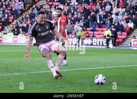 Bramall Lane, Sheffield, Regno Unito. 30 marzo 2024. Premier League Football, Sheffield United contro Fulham; Rodrigo Muniz del Fulham segna il suo gol nel 90 3 per 3-3 Credit: Action Plus Sports/Alamy Live News Foto Stock