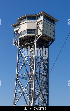 Torre Sant Sebastia è una torre a reticolo di 78 metri di altezza a Barcellona, Catalogna, Spagna, che viene utilizzata come stazione per cavi sospesi. Foto Stock