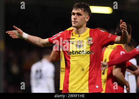 Deventer, Paesi Bassi. 30 marzo 2024. DEVENTER, PAESI BASSI - MARZO 30: Thibo Baeten dei Go Ahead Eagles sembra sgretolato durante l'incontro olandese Eredivisie tra Go Ahead Eagles e Excelsior Rotterdam a De Adelaarshorst il 30 marzo 2024 a Deventer, Paesi Bassi. (Foto di Henny Meyerink/BSR Agency) credito: BSR Agency/Alamy Live News Foto Stock