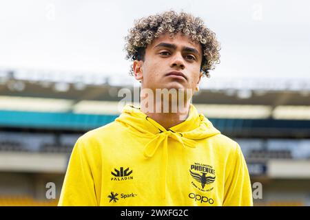 Wellington, nuova Zelanda. 31sr marzo 2024. A-League - Wellington Phoenix vs. Brisbane Roar. Domenica 31 marzo 2024. Gabriel Sloane-Rodrigues del Wellington Phoenix cammina sul campo prima della partita A-League tra Wellington Phoenix e Brisbane Roar. Crediti: James Foy/Alamy Live News Foto Stock