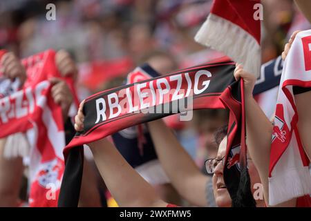 Lipsia, Germania. 30 marzo 2024. Sciarpa per tifosi RB Leipzig, RB Leipzig vs Mainz 05, 1a Bundesliga, calcio, DFB, Bundesliga, stagione 2023/2024, red bull arena di lipsia, 30.03. 2024, credito: HMB Media/Uwe Koch/Alamy Live News , Foto Stock