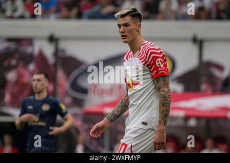 Lipsia, Germania. 30 marzo 2024. Benjamin Sesko (RasenBallsport Leipzig, #30), RB Leipzig vs Mainz 05, 1st Bundesliga, Soccer, DFB, Bundesliga, stagione 2023/2024, red bull arena di lipsia, 30.03. 2024, credito: HMB Media/Uwe Koch/Alamy Live News , Foto Stock