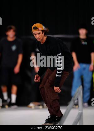 Las Vegas, Stati Uniti. 30 marzo 2024. LAS VEGAS, NV - marzo 30: Ryan Decenzo durante il torneo di skate League all'UFC Apex per la Street League Apex Vegas il 30 marzo 2024, a Las Vegas, Stati Uniti. (Foto di Louis Grasse/PxImages) credito: PX Images/Alamy Live News Foto Stock