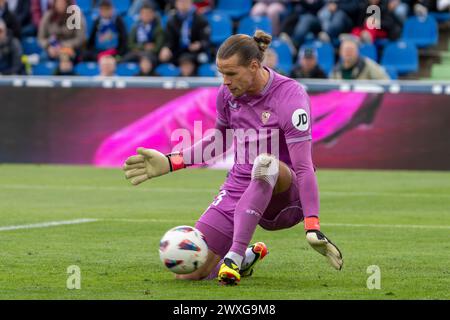 Madrid, Madrid, Spagna. 30 marzo 2024. GETAFE, SPAGNA - MARZO 30: Il Nyland of Sevilla FC guarda durante la partita LaLiga EA Sports tra il Getafe CF e il Sevilla FC al Coliseum Alfonso Perez il 30 marzo 2024 a Getafe, Spagna. (Credit Image: © Pablo Moreno/Pacific Press via ZUMA Press Wire) SOLO PER USO EDITORIALE! Non per USO commerciale! Foto Stock