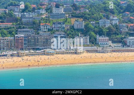 Vista dall'alto della spiaggia di San Sebastián conosciuta come la Concha in Spagna Foto Stock