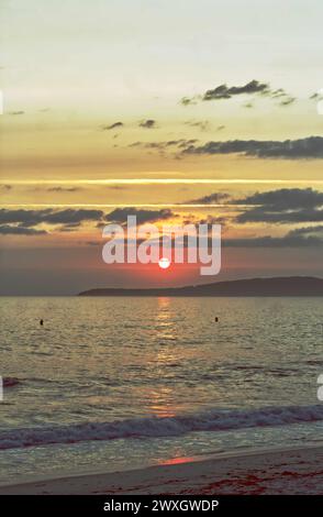 Tramonto sulla spiaggia di Samil a Vigo Foto Stock