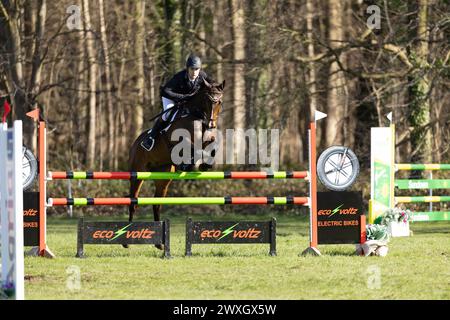 Thoresbury Park, Regno Unito. 30 marzo 2024. Richard Coney del Regno Unito con Poetry in Motion II durante la Grantham Cup CCI4*-S, salto in scena al Thoresby Park International Eventing Spring Carnival il 30 marzo 2024, Thoresby Park, Regno Unito (foto di Maxime David - MXIMD Pictures) Foto Stock