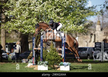 Thoresbury Park, Regno Unito. 30 marzo 2024. Gemma Stevens del Regno Unito con Jalapeno III durante la Grantham Cup CCI4*-S, che si esibisce al Thoresby Park International Eventing Spring Carnival il 30 marzo 2024, Thoresby Park, Regno Unito (foto di Maxime David - MXIMD Pictures) Foto Stock